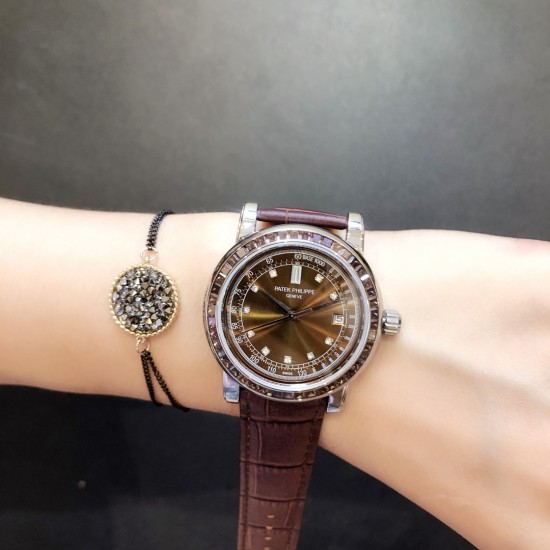 百达翡丽-PATEK PHILPPE 明珠天津雕花机(机械) 蓝宝石玻璃镜面 进口意大利牛皮 尺寸:直径:38mm 高度:约11mm 百达翡丽-PATEK PHILPPE 明珠天津雕花机(机械) 蓝宝石玻璃镜面 进口意大利牛皮 尺寸:直径:38mm 高度:约11mm