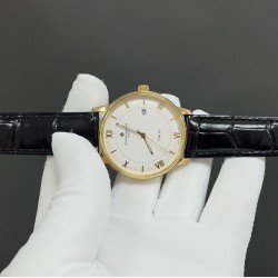 新品推荐 江诗丹顿最新巨作 《vacheron Constantin》超薄系列高级腕表⌚️，火爆上市搭载原装进口9015，每小时振频28800次，零返修。装配特色锅盖玻璃，3D超强立体感，给你不一样的感觉！316L精钢表壳，采用意大利进口小牛皮，原装针扣。深度防水50米，直径40mm。尽显非凡气质，高贵雅致及精美细腻的工艺，耀眼✨✨光辉，永恒尊贵，绝对是男神们的标配！