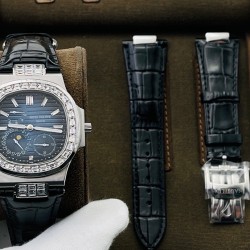 【PFF Factory2021牛年力作】V2升级版 【市场最高品质版本】百达.翡丽Patekphilippe运动系列（鹦鹉螺）5724（霸道总裁）升级版！1⃣️所有功能同正品（10字位动能显示，7字位日历和月相 4字位小秒针），和原装一样的带水平压纹图案，带荧光刻度 ！2⃣️直径40毫米，904L精钢镀金，蓝宝石玻璃镜面。3⃣️5722和5724款的外钻为施华洛世奇钻，通透闪亮，气质非凡。在目前技术范畴内尽可能接近原装，此款腕表可以让您驾驭所有场合！PFF匠心之作 欢迎您的品鉴！