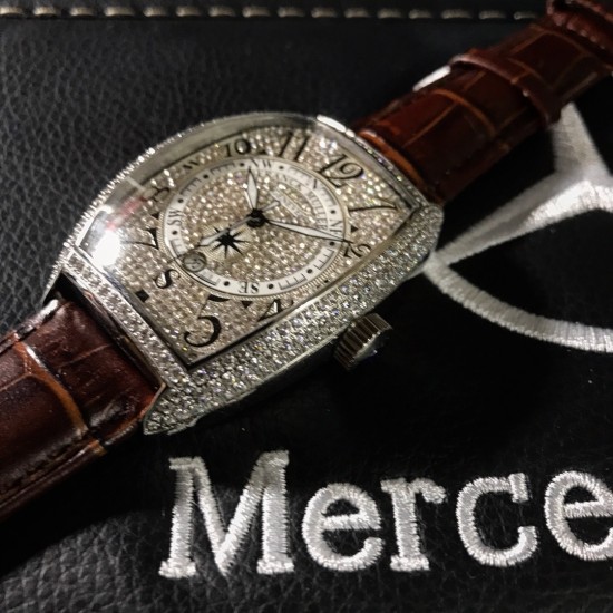 法兰克 穆勒(Franck Muller)⌚️51*17mm 全自动机械机芯独特复古的酒桶壳身设计就像美式嘻皮士的皮衣敢梦想 享自由 法兰克 穆勒(Franck Muller)⌚️51*17mm 全自动机械机芯独特复古的酒桶壳身设计就像美式嘻皮士的皮衣敢梦想 享自由