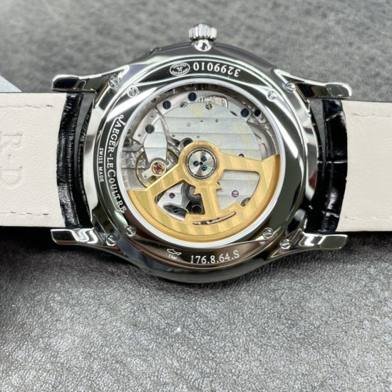 积家月相大师系列正装男表Q1368420.(表壳直径39mm,厚度9.9mm)数控精雕立体月相盘,完美还原原装!搭载Miyota9015魔改一体Cal.925/1机芯,镂空链条盒让机芯看起来“更积家”!自动陀电镀了特调的K金色,并非市场上普通的红玫瑰金,实实在在匠心打造!出货实拍 积家月相大师系列正装男表Q1368420.(表壳直径39mm,厚度9.9mm)数控精雕立体月相盘,完美还原原装!搭载Miyota9015魔改一体Cal.925/1机芯,镂空链条盒让机芯看起来“更积家”!自动陀电镀了特调的K金色,并非市场上普通的红玫瑰金,实实在在匠心打造!出货实拍