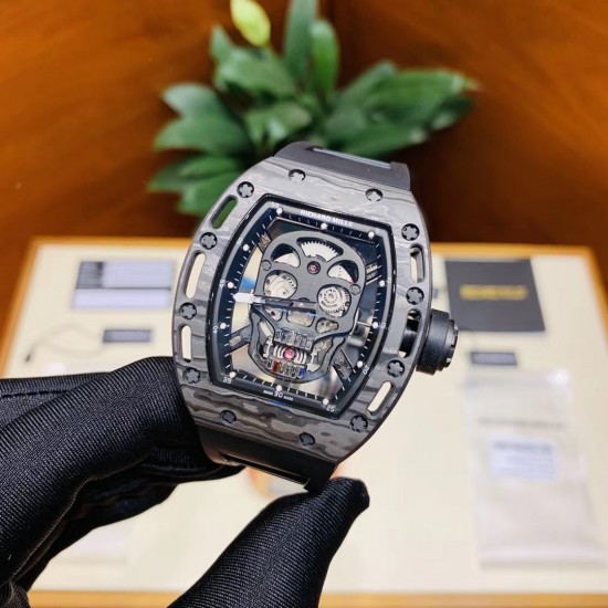 理查徳 米勒 Richard Mille RM052系列 最新鬼头夜光碳纤升级版 颅骨系列 碳纤维壳身 搭载原装进口机械机芯更突显了这块腕表的运动风格 透过防眩光鑫的表镜 可见到悬浮式镂空机芯 其大胆个性的颅骨设计霸气夺目 成功捕获一众腕表爱好者的心 骷髅形象 打造一个不拘泥于主流的钟表世界! 理查徳 米勒 Richard Mille RM052系列 最新鬼头夜光碳纤升级版 颅骨系列 碳纤维壳身 搭载原装进口机械机芯更突显了这块腕表的运动风格 透过防眩光鑫的表镜 可见到悬浮式镂空机芯 其大胆个性的颅骨设计霸气夺目 成功捕获一众腕表爱好者的心 骷髅形象 打造一个不拘泥于主流的钟表世界!
