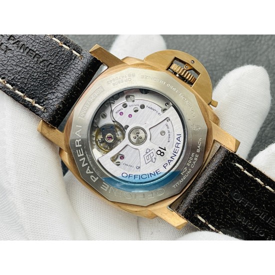 【VS Factory2022墙裂推荐 新力作】V2升级版 VS沛.纳海 Pam382 机芯功能升级:1⃣️时针单独调时,通过时针调历。2⃣️机芯背透 :摆轮与正品一致 螺丝孔位95%以上接近正品。3⃣️直径47毫米!4⃣️搭载定制版自动上链机芯!5⃣️大家常说硬汉风格什么的,我觉得青铜382才是最最硬汉的沛纳海,不光在造型上够钢猛,青铜材质更是在经过岁月洗礼后变得不一样,有经历,有故事,有一种沧桑感,这才是真正的硬汉!敢死队同款哦!VS Factory匠心之作 值得您拥有! 【VS Factory2022墙裂推荐 新力作】V2升级版 VS沛.纳海 Pam382 机芯功能升级:1⃣️时针单独调时,通过时针调历。2⃣️机芯背透 :摆轮与正品一致 螺丝孔位95%以上接近正品。3⃣️直径47毫米!4⃣️搭载定制版自动上链机芯!5⃣️大家常说硬汉风格什么的,我觉得青铜382才是最最硬汉的沛纳海,不光在造型上够钢猛,青铜材质更是在经过岁月洗礼后变得不一样,有经历,有故事,有一种沧桑感,这才是真正的硬汉!敢死队同款哦!VS Factory匠心之作 值得您拥有!