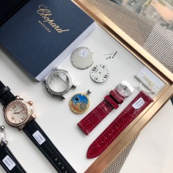 YF 萧邦HAPPY DIAMONDS快乐钻系列，HAPPY DIAMONDS腕表采用天然珍珠贝表盘，表相比大部分款式钻表尺寸都要大不少，钻石都是越大越值钱，配有GTC权威检测认证，联网可查，此款手表散发优雅气质和永恒之城的迷人，此系列腕表成为了上层社会优雅女士的身份标识之一。这款腕表以36毫米精钢表壳，，搭载正品一致的ETA-955.112专供原装机芯，美洲鳄鱼皮表带，令佩戴更加的舒适，凸面蓝宝石玻璃。
