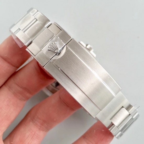 『AR出品』少量到货[色]AR精品 新款劳力士SEA-DWELLER鬼王 43MM单红副本的十年精华， 并行代购版鬼王SEA 表壳为精钢904L 达到与正品一致，原装工艺陶瓷圈口，立体刻度圈，镀白金工艺，对版淡蓝色夜光[色][色]搭载2824机 并搭配正品代购包装物料，真正的A级副本劳力士鬼王[AR出品]