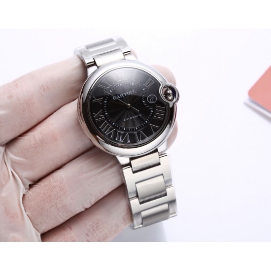 Cartier 卡地亚 蓝气球 机械42mm !以风格细腻,格调优雅著称,精钢表壳的色泽度使得腕表如气球般轻盈,罗马数字时标在表盘上显得复古深邃,蓝宝石玻璃镜面! Cartier 卡地亚 蓝气球 机械42mm !以风格细腻,格调优雅著称,精钢表壳的色泽度使得腕表如气球般轻盈,罗马数字时标在表盘上显得复古深邃,蓝宝石玻璃镜面!