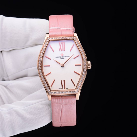 实拍 江诗丹顿-Vacheron Constantin 作为世界上历史悠久的钟表制造商从未停止生产,秉承悉力以赴,精益求精的品牌座右铭,其中有一款-Malte系列25530/000R-9742,经典酒桶型婉表,防磨水晶镜面,内部经反光处理,配置瑞士原装石英机芯,尺寸28.40*38.67毫米,厚度7.28毫米。表壳电镀18K白金/玫瑰金,表带有布绢带,牛皮带两种选择,针扣配带.市面最高版本,你值得拥有。 实拍 江诗丹顿-Vacheron Constantin 作为世界上历史悠久的钟表制造商从未停止生产,秉承悉力以赴,精益求精的品牌座右铭,其中有一款-Malte系列25530/000R-9742,经典酒桶型婉表,防磨水晶镜面,内部经反光处理,配置瑞士原装石英机芯,尺寸28.40*38.67毫米,厚度7.28毫米。表壳电镀18K白金/玫瑰金,表带有布绢带,牛皮带两种选择,针扣配带.市面最高版本,你值得拥有。