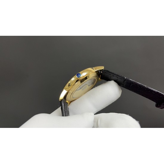 新品推荐 江诗丹顿最新巨作 《vacheron Constantin》超薄系列高级腕表⌚️,火爆上市搭载原装进口9015,每小时振频28800次,零返修。装配特色锅盖玻璃,3D超强立体感,给你不一样的感觉!316L精钢表壳,采用意大利进口小牛皮,原装针扣。深度防水50米,直径40mm。尽显非凡气质,高贵雅致及精美细腻的工艺,耀眼✨✨光辉,永恒尊贵,绝对是男神们的标配! 新品推荐 江诗丹顿最新巨作 《vacheron Constantin》超薄系列高级腕表⌚️,火爆上市搭载原装进口9015,每小时振频28800次,零返修。装配特色锅盖玻璃,3D超强立体感,给你不一样的感觉!316L精钢表壳,采用意大利进口小牛皮,原装针扣。深度防水50米,直径40mm。尽显非凡气质,高贵雅致及精美细腻的工艺,耀眼✨✨光辉,永恒尊贵,绝对是男神们的标配!