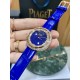 伯爵“时来运转”顶级奢侈品入门款四月季新配色 “青金石”表面可以看到星点状的黄铁矿,如同夜空中璀璨的群星第一眼看到它的时候我一眼就中,首先是外观设计足够百搭,旋转式表圈可自由转动,外层一圈可来回转动 很有寓意、一起“转动,遇见非凡”。百搭中号34尺寸!上手很秀气,宝蓝色鳄鱼皮可轻松拆卸 看上去就高端,机芯采用瑞士进口石英机芯,螺旋式表圈316L精钢打磨抛光 表面光亮如镜、表盘内圈钻石刻度 11颗⭕️圆形美钻、外圈42颗圆形美钻。 伯爵“时来运转”顶级奢侈品入门款四月季新配色 “青金石”表面可以看到星点状的黄铁矿,如同夜空中璀璨的群星第一眼看到它的时候我一眼就中,首先是外观设计足够百搭,旋转式表圈可自由转动,外层一圈可来回转动 很有寓意、一起“转动,遇见非凡”。百搭中号34尺寸!上手很秀气,宝蓝色鳄鱼皮可轻松拆卸 看上去就高端,机芯采用瑞士进口石英机芯,螺旋式表圈316L精钢打磨抛光 表面光亮如镜、表盘内圈钻石刻度 11颗⭕️圆形美钻、外圈42颗圆形美钻。