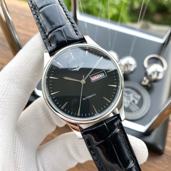 实物拍摄品牌：浪琴-LONGINES 类型：[酷]男士腕表表壳：316精钢（做工优质）表带：进口小牛皮/316精钢（两种可选）机芯：高级定制全自动机械机芯（走时稳定）玻璃：高级强化镀膜镜面尺寸：直径40mm，厚度12mm