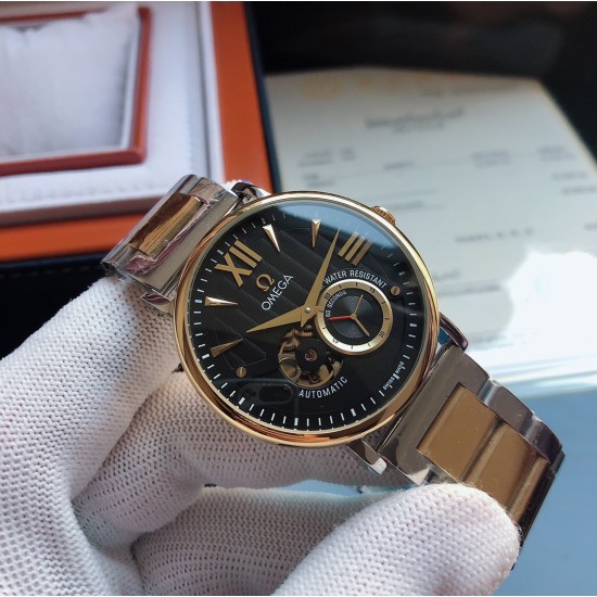品牌：欧米茄-OMEGA  F9 类型：[酷]男士腕表 双层字面 立体感强表壳：316精钢（做工优质）表带：进口小牛皮/316精钢（两种可选）机芯：高级定制全自动机械机芯（走时稳定）玻璃：高级强化镀膜镜面尺寸：直径40mm，厚度12.5mm 三杰精致推荐男士机械腕表 SJ为你精心挑选超真实c实物图拍摄