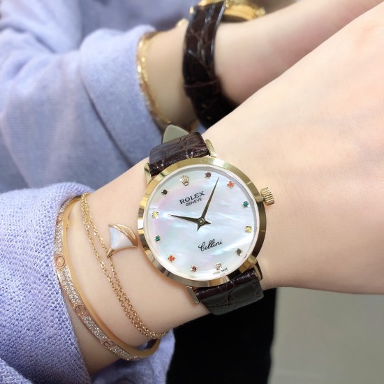 实拍 劳力士2020新品女性腕表 高级腕表ROLEX,一见倾心。劳力士切利尼女款奢华版惊艳上市,表面镶嵌12颗施洛华世奇彩钻,蕴意生命多姿多彩。表盘32尺寸,适配所有女神的手腕。手表搭载进口9015机芯,厚度仅为8毫米,足够薄,让您佩戴更舒适! 实拍 劳力士2020新品女性腕表 高级腕表ROLEX,一见倾心。劳力士切利尼女款奢华版惊艳上市,表面镶嵌12颗施洛华世奇彩钻,蕴意生命多姿多彩。表盘32尺寸,适配所有女神的手腕。手表搭载进口9015机芯,厚度仅为8毫米,足够薄,让您佩戴更舒适!