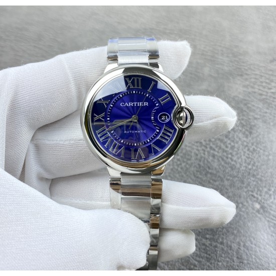 (严选)卡地亚蓝气球 CARTIER BallonBleu全新快拆版本,专柜同步!40mm直径!客户定制的瑞士eta2824机芯,重金打造新款钢带,最新版本!亮点1️⃣钢带皮带不采用任何工具徒手️一健拆卸.机芯摆频每小时28800次,动力持久,走时更加抗震防磁,精准稳定,亮点2⃣️把头居中,手感顺滑。用紫外线照射把头宝石会变红色,和原装一致,五层鱼眼蓝宝石玻璃,淬火烧钢蓝时分秒针,亮点3⃣️40MM厚度与原装基本保持一致。表壳每个部件都采用CNC雕刻而成,工艺细腻光滑。ch 厂出品,出货实拍 (严选)卡地亚蓝气球 CARTIER BallonBleu全新快拆版本,专柜同步!40mm直径!客户定制的瑞士eta2824机芯,重金打造新款钢带,最新版本!亮点1️⃣钢带皮带不采用任何工具徒手️一健拆卸.机芯摆频每小时28800次,动力持久,走时更加抗震防磁,精准稳定,亮点2⃣️把头居中,手感顺滑。用紫外线照射把头宝石会变红色,和原装一致,五层鱼眼蓝宝石玻璃,淬火烧钢蓝时分秒针,亮点3⃣️40MM厚度与原装基本保持一致。表壳每个部件都采用CNC雕刻而成,工艺细腻光滑。ch 厂出品,出货实拍