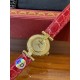 鳄鱼皮新品发布 奢华版满天星镶钻表盘卡地亚小旋风must de小金表vintage中古断货王，性价比高闭眼入。神仙颜值美绝trinity，小孩子才做选择，成年人都是all in![色]表径24mm，超薄厚度5.8mm，搭载瑞士石英机芯，罗马刻度奶油盘，简洁大两针，后镶天然美钻搭配鳄鱼皮表带更奢华超级闪。可仙可盐可甜，精致优雅上手绝美。时尚是一个经典的轮回～说不定今年的复古风，你就是走得最驾轻就熟的一个。推荐指数：⭐⭐⭐⭐⭐