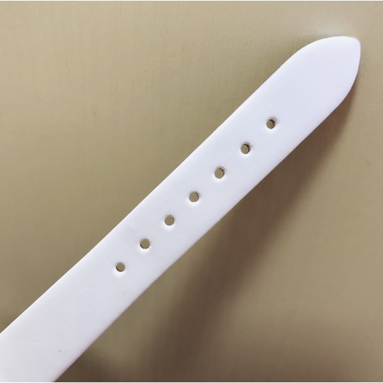 实拍 最新颜色 PIAGET伯爵 Limelight非凡珍品腕表系列 表壳直径为33mm ,电镀白金,瑞士朗达石英机芯 。手表表壳由花瓣造型上镶嵌112颗特制切割方形钻石于表圈 彰显奢华 蓝宝石水晶镜面 搭配绸缎丝绢皮。这不仅是一款非凡的腕表,更堪称一件珠宝工艺杰作,完美结合创意 打破常规的切割,彰显着珠宝腕表的优雅魅力 实拍 最新颜色 PIAGET伯爵 Limelight非凡珍品腕表系列 表壳直径为33mm ,电镀白金,瑞士朗达石英机芯 。手表表壳由花瓣造型上镶嵌112颗特制切割方形钻石于表圈 彰显奢华 蓝宝石水晶镜面 搭配绸缎丝绢皮。这不仅是一款非凡的腕表,更堪称一件珠宝工艺杰作,完美结合创意 打破常规的切割,彰显着珠宝腕表的优雅魅力