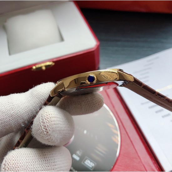 顶级复刻正品开模 CARTIER 卡地亚 X8 伦敦SOLO系列男款 CARTIER W6701010 正品开模,2892机,搭配真鳄鱼皮,喷砂日历,CNC深度加工把的镶嵌同正品同样的尖晶宝石,莫式硬度达到九级。表扣原装圆弧并喷砂处理,字体清晰 一表一码 三杰精致推荐男士精品机械腕表 精致传承真实效果 SJ品质的保证 顶级复刻正品开模 CARTIER 卡地亚 X8 伦敦SOLO系列男款 CARTIER W6701010 正品开模,2892机,搭配真鳄鱼皮,喷砂日历,CNC深度加工把的镶嵌同正品同样的尖晶宝石,莫式硬度达到九级。表扣原装圆弧并喷砂处理,字体清晰 一表一码 三杰精致推荐男士精品机械腕表 精致传承真实效果 SJ品质的保证