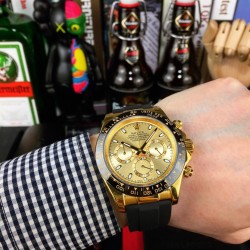 劳力士 ROLEX 迪通拿系列 搭载日本多功能石英计时机芯 精钢表壳 尺寸40mm 镀膜玻璃  泰国橡树胶带 原装扣！