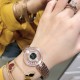 【独家美拍萧邦经邦萧邦HAPPY DIAMONDS系列快乐钻腕表】新增最新绿表盘 蓝宝石玻璃镜面 我们就是自己的神话 原厂瑞士石英机芯 镜面内7颗快乐钻自由转动 活动钻石围绕表盘回旋起舞 制作精巧的表壳玩味透明概念 chopard家标志性的Happy钻石在两片蓝宝石水晶玻璃 形成的空间内自由滑动 充分展现自由和欢快的感觉 表壳顶端与底端各缀有一圈钻石 树叶形指针 较小的同心圆为珍珠母贝质地 呈圆满的球型 两个同心圆环上皆全手工镶有钻石 七颗灵动钻石如悬空漂浮一般 细节见真知 【独家美拍萧邦经邦萧邦HAPPY DIAMONDS系列快乐钻腕表】新增最新绿表盘 蓝宝石玻璃镜面 我们就是自己的神话 原厂瑞士石英机芯 镜面内7颗快乐钻自由转动 活动钻石围绕表盘回旋起舞 制作精巧的表壳玩味透明概念 chopard家标志性的Happy钻石在两片蓝宝石水晶玻璃 形成的空间内自由滑动 充分展现自由和欢快的感觉 表壳顶端与底端各缀有一圈钻石 树叶形指针 较小的同心圆为珍珠母贝质地 呈圆满的球型 两个同心圆环上皆全手工镶有钻石 七颗灵动钻石如悬空漂浮一般 细节见真知