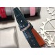 实拍【IWC 2019推出女士全新 Portofino波涛菲诺系列】1⃣️:壳套尺寸34mm/8.8mm采用316精钢材质打磨,每个壳套全程CNC处理所有细节达到完美2⃣️:采用进口日本9015天文台级别经过本厂严格把控 调试 达到零返修稳定性3⃣️:采用瑞士蓝宝石镜面 通透明亮4⃣️字面采用简洁的条丁罗马和表盘十二颗 设计呈现出精致典雅之感5⃣️:表带采用原装快速更换系统 搭配意大利小牛皮皮质柔软细腻:有六种颜色可选(绿色,兰色,黑色,深棕,酒红,粉色)6⃣️:原装表扣采用316精钢材质打磨 实拍【IWC 2019推出女士全新 Portofino波涛菲诺系列】1⃣️:壳套尺寸34mm/8.8mm采用316精钢材质打磨,每个壳套全程CNC处理所有细节达到完美2⃣️:采用进口日本9015天文台级别经过本厂严格把控 调试 达到零返修稳定性3⃣️:采用瑞士蓝宝石镜面 通透明亮4⃣️字面采用简洁的条丁罗马和表盘十二颗 设计呈现出精致典雅之感5⃣️:表带采用原装快速更换系统 搭配意大利小牛皮皮质柔软细腻:有六种颜色可选(绿色,兰色,黑色,深棕,酒红,粉色)6⃣️:原装表扣采用316精钢材质打磨