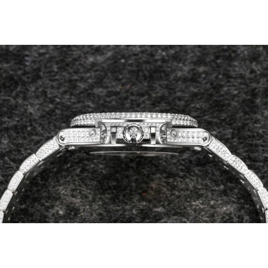 R8 2021年度新品发布, Patek Philippe 百达翡丽运动优雅满天星系列5726/1A-014腕表(鹦鹉螺) 316L精钢镶钻表链表壳,将璀璨的钻石镶嵌入腕间时计,勾人心魂,给阳刚硬朗的运动风格增加了璀璨夺目的光芒,指针、时标刻度覆超强夜光在黑夜为您指引方向,表盘镶嵌施华洛世奇美钻,附月相、日期显示为你呈现满天繁星,搭载定制324 S QA LU 24H/303自动机械(背透机芯),为您的时间保驾护航,尺寸:40.5毫米。 R8 2021年度新品发布, Patek Philippe 百达翡丽运动优雅满天星系列5726/1A-014腕表(鹦鹉螺) 316L精钢镶钻表链表壳,将璀璨的钻石镶嵌入腕间时计,勾人心魂,给阳刚硬朗的运动风格增加了璀璨夺目的光芒,指针、时标刻度覆超强夜光在黑夜为您指引方向,表盘镶嵌施华洛世奇美钻,附月相、日期显示为你呈现满天繁星,搭载定制324 S QA LU 24H/303自动机械(背透机芯),为您的时间保驾护航,尺寸:40.5毫米。