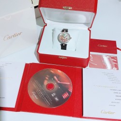 实拍 卡地亚-Cartier，狠货来袭，全真镶钻字面，瑞士石英机芯，加厚蓝宝石镜面[强]搭配美洲鳄鱼皮带[耶]尺寸35mm，超级漂亮、时尚不容错过！