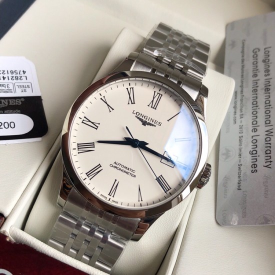 LONGINES 浪琴 开创者系列,185周年推出的拥有天文台认证的系列腕表,316精钢表壳表带,搭配黑白色表盘,简洁的时标与简洁美观的中央大三针相呼应,令时间呈现清晰、直观,直径40mm! LONGINES 浪琴 开创者系列,185周年推出的拥有天文台认证的系列腕表,316精钢表壳表带,搭配黑白色表盘,简洁的时标与简洁美观的中央大三针相呼应,令时间呈现清晰、直观,直径40mm!