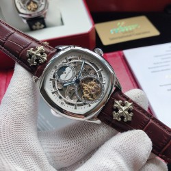品牌：卡地亚-CARTIER D6 精品男士腕表，简约三针搭配12字位日月镂空方形设计，316精钢表壳，全自动机械机芯，尺寸：43m厚12mm，顶级316精钢钢带，装配原装按扣 A级水晶镜面  三杰精致推荐男士机械腕表 SJ为你精心挑选超真实实物图拍摄
