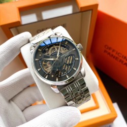 江诗丹顿-Vacheron Constantin ‼️精品男士腕表，劲爆镂空设计，技艺精湛，独具匠心，尊贵大气，绅士风范。采用全自动机械机芯，顶级316精钢表壳表带，矿物质超强镜面，尺寸43-13