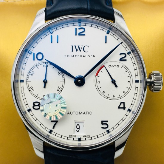 【ZF Factory销量神器】市场最高版本 葡7 万 国IWC-葡萄牙系列 七日链 1⃣️搭载定制版自动机械机芯!2⃣️独立小秒针,真动能指示!3⃣️蓝宝石玻璃镜面!4⃣️定制版意大利牛皮表带,原装扣子!5⃣️直径42毫米!ZF出品 必属精品 欢迎您的品鉴! 【ZF Factory销量神器】市场最高版本 葡7 万 国IWC-葡萄牙系列 七日链 1⃣️搭载定制版自动机械机芯!2⃣️独立小秒针,真动能指示!3⃣️蓝宝石玻璃镜面!4⃣️定制版意大利牛皮表带,原装扣子!5⃣️直径42毫米!ZF出品 必属精品 欢迎您的品鉴!