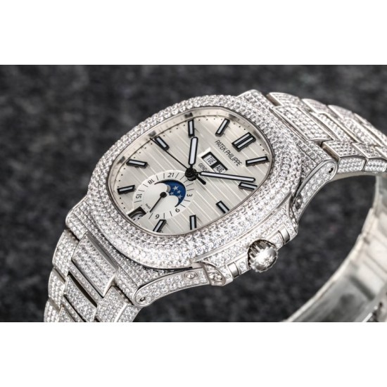 R8 2021年度新品发布, Patek Philippe 百达翡丽运动优雅满天星系列5726/1A-014腕表(鹦鹉螺) 316L精钢镶钻表链表壳,将璀璨的钻石镶嵌入腕间时计,勾人心魂,给阳刚硬朗的运动风格增加了璀璨夺目的光芒,指针、时标刻度覆超强夜光在黑夜为您指引方向,表盘镶嵌施华洛世奇美钻,附月相、日期显示为你呈现满天繁星,搭载定制324 S QA LU 24H/303自动机械(背透机芯),为您的时间保驾护航,尺寸:40.5毫米。 R8 2021年度新品发布, Patek Philippe 百达翡丽运动优雅满天星系列5726/1A-014腕表(鹦鹉螺) 316L精钢镶钻表链表壳,将璀璨的钻石镶嵌入腕间时计,勾人心魂,给阳刚硬朗的运动风格增加了璀璨夺目的光芒,指针、时标刻度覆超强夜光在黑夜为您指引方向,表盘镶嵌施华洛世奇美钻,附月相、日期显示为你呈现满天繁星,搭载定制324 S QA LU 24H/303自动机械(背透机芯),为您的时间保驾护航,尺寸:40.5毫米。