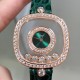 实拍 萧邦新增绿色表盘HAPPY DIAMONDS系列快乐钻腕表 3层蓝宝石玻璃镜面 我们就是自己的神话 原厂瑞士石英机芯 镜面内5颗快乐钻自由转动 活动钻石围绕表盘回旋起舞 制作精巧的表壳玩味透明概念 chopard家标志性的Happy钻石在两片蓝宝石水晶玻璃 形成的空间内自由滑动 充分展现自由和欢快的感觉 表壳顶端与底端各缀有一圈钻石 树叶形指针 较小的同心圆为珍珠母贝质地 呈圆满的球型 两个同心圆环上皆全手工镶有钻石 七颗灵动钻石如悬空漂浮一般 细节见真知。 实拍 萧邦新增绿色表盘HAPPY DIAMONDS系列快乐钻腕表 3层蓝宝石玻璃镜面 我们就是自己的神话 原厂瑞士石英机芯 镜面内5颗快乐钻自由转动 活动钻石围绕表盘回旋起舞 制作精巧的表壳玩味透明概念 chopard家标志性的Happy钻石在两片蓝宝石水晶玻璃 形成的空间内自由滑动 充分展现自由和欢快的感觉 表壳顶端与底端各缀有一圈钻石 树叶形指针 较小的同心圆为珍珠母贝质地 呈圆满的球型 两个同心圆环上皆全手工镶有钻石 七颗灵动钻石如悬空漂浮一般 细节见真知。