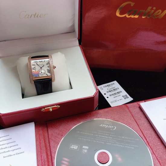 SJ出品 TW复刻升级版 CARTIER卡地亚 T2 坦克系列 W5330001 自动机械男表 原装正品开模打造 1:1复刻 搭载原版1904MC型机芯 尺寸:34*44mm 蓝宝石镜面 意大利小牛皮带 三杰精致推荐男士机械瑞士腕表 SJ为你精心制作超真实实物图拍摄 SJ出品 TW复刻升级版 CARTIER卡地亚 T2 坦克系列 W5330001 自动机械男表 原装正品开模打造 1:1复刻 搭载原版1904MC型机芯 尺寸:34*44mm 蓝宝石镜面 意大利小牛皮带 三杰精致推荐男士机械瑞士腕表 SJ为你精心制作超真实实物图拍摄