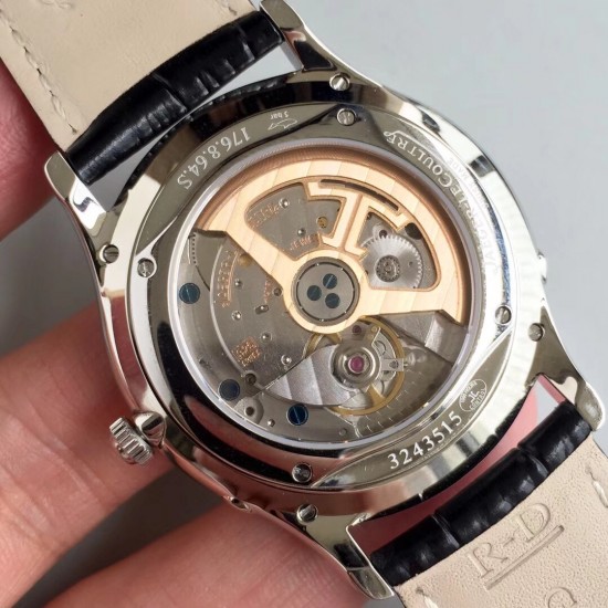 ZF【厚积“薄”发 年度大作】ZF新品,积家月相大师系列,表壳直径39mmX9.9mm与原装同步。六点钟的子盘拥有阳历阴历(月相)双期显示,月相一月转一圈,功能和正品一致。【技术突破】采用9015改积家自产Cal.925/1机芯,功能百分百同步原装自产机芯。走时稳定,素质坚挺。【细节突破】从侧面观察腕表盘面发现有微微的弧度,ZF为了达到这一效果,耗时费力多次调整模具,确保神韵和感觉能与原装相媲美。ZF积家月相大师,满足您对月相的一切美好情怀。 ZF【厚积“薄”发 年度大作】ZF新品,积家月相大师系列,表壳直径39mmX9.9mm与原装同步。六点钟的子盘拥有阳历阴历(月相)双期显示,月相一月转一圈,功能和正品一致。【技术突破】采用9015改积家自产Cal.925/1机芯,功能百分百同步原装自产机芯。走时稳定,素质坚挺。【细节突破】从侧面观察腕表盘面发现有微微的弧度,ZF为了达到这一效果,耗时费力多次调整模具,确保神韵和感觉能与原装相媲美。ZF积家月相大师,满足您对月相的一切美好情怀。