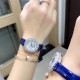 实拍 萧邦新款不断 重点推荐 重磅来袭 LHEUR DU DIAMANT珠宝镶系列,全套精钢镂空打造,光滑精致无暇,采用最新手法三爪镶石工艺,与原装正品一致,尺寸及细节完美至无可挑剔,整表美轮美奂由你任意搭配出行或各种宴会派对,该款专用进口机械机芯,整机保持原状态无改动,稳定性众所周知!表扣饱满不显臃肿,七颗钻石及整个表扣呈现的弧度与镂空的鸟巢壳身完美绝配,搭配之对应效果令你无可挑剔,表带制作精良,狠下本钱采用进口高光牛皮 一点也不逊于市场的一般鳄鱼皮。 实拍 萧邦新款不断 重点推荐 重磅来袭 LHEUR DU DIAMANT珠宝镶系列,全套精钢镂空打造,光滑精致无暇,采用最新手法三爪镶石工艺,与原装正品一致,尺寸及细节完美至无可挑剔,整表美轮美奂由你任意搭配出行或各种宴会派对,该款专用进口机械机芯,整机保持原状态无改动,稳定性众所周知!表扣饱满不显臃肿,七颗钻石及整个表扣呈现的弧度与镂空的鸟巢壳身完美绝配,搭配之对应效果令你无可挑剔,表带制作精良,狠下本钱采用进口高光牛皮 一点也不逊于市场的一般鳄鱼皮。
