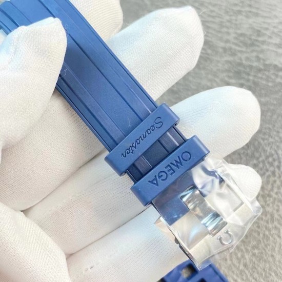 OMEGA 欧米茄 海马300m系列腕表！316精钢材质打造！专用8800机芯摆轮，42mm直径！超强双色夜光针！
