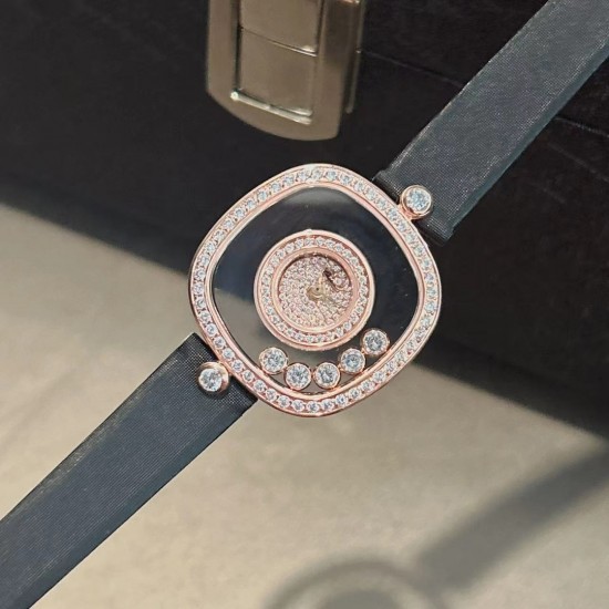 品牌：Chopard-萧邦最新款方形Happy Diamonds❤️瑞士原厂石英机芯 五颗快乐钻石在表盘自由流动  电镀18k金好货不等人哦～[机智]