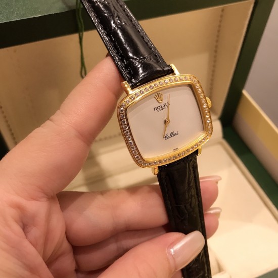 最新劳力士Rolex采用知名经典的设计将它重新呈现,品牌的三方联名创造了一个独特的系列,同时满足了手表和街头爱好者的高要求。尺寸3228mm 进口意大利小牛皮带,腕间流年,诠释你的美,就是如此简单! 最新劳力士Rolex采用知名经典的设计将它重新呈现,品牌的三方联名创造了一个独特的系列,同时满足了手表和街头爱好者的高要求。尺寸3228mm 进口意大利小牛皮带,腕间流年,诠释你的美,就是如此简单!