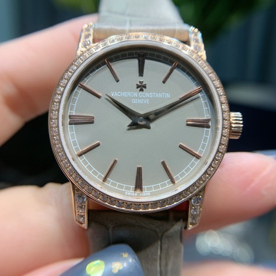 实拍2020年江诗丹顿传袭超薄系列-Vacheron Constantin 专为女神打造的,奢华时尚,采用进口316钢表壳,搭配原装进口9015机芯(0返修),天然蓝宝石玻璃镜面,直径33mm,超薄工艺7.8mm,超强防水30米,竹节纹进口小牛皮表带,一表一码。 实拍2020年江诗丹顿传袭超薄系列-Vacheron Constantin 专为女神打造的,奢华时尚,采用进口316钢表壳,搭配原装进口9015机芯(0返修),天然蓝宝石玻璃镜面,直径33mm,超薄工艺7.8mm,超强防水30米,竹节纹进口小牛皮表带,一表一码。