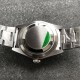 少量到货[色][色]N厂新品劳力士Rolex Sky-Dweller 天行者！【表壳】尺寸42MM，沉稳可靠、雍容大度！表圈采用劳力士Ring Command三角坑纹，旋转外圈可调转月份功能！抗刮损蓝宝石水晶，防反光凸透式放大日历窗【表带:】(蚝式钢)，蚝式，三排链节 蚝式摺扣配5毫米易调链节伸展系统【表盘】放射太阳纹理，刻度12小窗口红点月         份显示【机芯】搭载全自动机械9001机芯【功能】日期显示    月份显示   年历显示          双时区