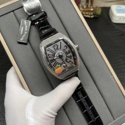 FM 法兰克穆勒 Franck Muller V45 SC DT系列！尺寸54*42*15mm ！全自动机械机芯 蓝光镀膜玻璃 牛皮表带底部橡胶 折叠扣 糅合运动设计风格 中间完美弧线夹层设计 尽显绅士品味！
