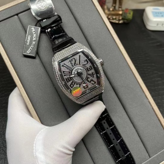 FM 法兰克穆勒 Franck Muller V45 SC DT系列!尺寸54*42*15mm !全自动机械机芯 蓝光镀膜玻璃 牛皮表带底部橡胶 折叠扣 糅合运动设计风格 中间完美弧线夹层设计 尽显绅士品味! FM 法兰克穆勒 Franck Muller V45 SC DT系列!尺寸54*42*15mm !全自动机械机芯 蓝光镀膜玻璃 牛皮表带底部橡胶 折叠扣 糅合运动设计风格 中间完美弧线夹层设计 尽显绅士品味!