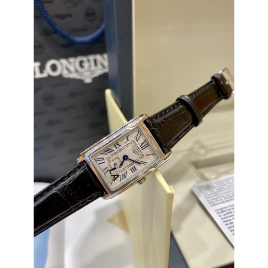 鳄鱼皮瑞士石英到货!浪琴表黛绰维纳20.80 X 32.00mm 石英女士腕表!瑞士石英,蓝宝石玻璃,鳄鱼皮表带,浪琴排名皇后级别的当属黛绰维纳系列女表 以意大利语中的Dolce Vita为名 寓意甜美生活 寓意意式生活邂逅现代浪漫 通过几何线条与柔美曲线塑造出现代优雅与妩媚姿态 银色表盘的雕花、以及蓝钢指针等精致细节都烘托出佩戴者纯正的优雅与贵气 ! 鳄鱼皮瑞士石英到货!浪琴表黛绰维纳20.80 X 32.00mm 石英女士腕表!瑞士石英,蓝宝石玻璃,鳄鱼皮表带,浪琴排名皇后级别的当属黛绰维纳系列女表 以意大利语中的Dolce Vita为名 寓意甜美生活 寓意意式生活邂逅现代浪漫 通过几何线条与柔美曲线塑造出现代优雅与妩媚姿态 银色表盘的雕花、以及蓝钢指针等精致细节都烘托出佩戴者纯正的优雅与贵气 !