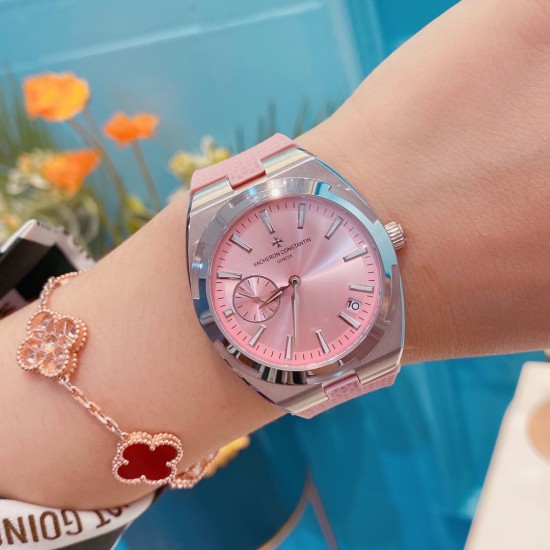 江诗丹顿-VACHERON CONSTANTIN纵横四海系列火热上市,突破传统,时尚优雅的多彩表带,可满足佩戴者在不同场合的需求,多样化的色彩设计演绎大胆而时尚的风格,江诗丹顿在装置时始终将舒适性放在首位,确保腕表完美贴合手腕,纯钢表壳,进口石英机芯,蓝宝石水晶玻璃,舒适胶质表带,采用原装针式表扣佩戴方便!尺寸:36.5mm 江诗丹顿-VACHERON CONSTANTIN纵横四海系列火热上市,突破传统,时尚优雅的多彩表带,可满足佩戴者在不同场合的需求,多样化的色彩设计演绎大胆而时尚的风格,江诗丹顿在装置时始终将舒适性放在首位,确保腕表完美贴合手腕,纯钢表壳,进口石英机芯,蓝宝石水晶玻璃,舒适胶质表带,采用原装针式表扣佩戴方便!尺寸:36.5mm