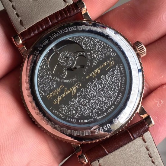 BREGUET 宝玑 Classique 腕表系列 缔造完美制表技术的典范——走时精确、显示清晰、线条优雅。此纤薄腕表系列,配备自动上链机芯,全新小秒+24小时半圆型日月星辰显示,搭配钢蓝指针,尺寸40mm! BREGUET 宝玑 Classique 腕表系列 缔造完美制表技术的典范——走时精确、显示清晰、线条优雅。此纤薄腕表系列,配备自动上链机芯,全新小秒+24小时半圆型日月星辰显示,搭配钢蓝指针,尺寸40mm!