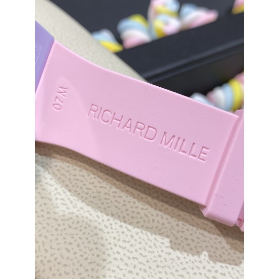 实拍 理查德米勒 RichardMille 糖果棉花糖 最新爆款 bon bon系列最稀有的作品!克服传统工艺打破模式!钟表最受尊敬的技术之一。不是所有人的嫁妆,棉花糖运动曲线和颜色,它们是诱人的。有了理查德米勒,实现了把棉花糖戴在你的手腕上!白色陶瓷加上黄粉绿搪瓷表盘,RM-07柔和的颜色创造了一个组合...甜蜜!糖果店的一次旅行,一个让人难以置信的艺术品。你会戴上它吗? 实拍 理查德米勒 RichardMille 糖果棉花糖 最新爆款 bon bon系列最稀有的作品!克服传统工艺打破模式!钟表最受尊敬的技术之一。不是所有人的嫁妆,棉花糖运动曲线和颜色,它们是诱人的。有了理查德米勒,实现了把棉花糖戴在你的手腕上!白色陶瓷加上黄粉绿搪瓷表盘,RM-07柔和的颜色创造了一个组合...甜蜜!糖果店的一次旅行,一个让人难以置信的艺术品。你会戴上它吗?
