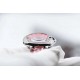V6出品 CARTIER卡地亚蓝气球系列WSBB0022腕表,蓝气球系列,新款,中国红,尺寸有28,33,36毫米,石英机芯。悦目的红色,既象征爱情的热烈,也传达团圆的喜悦。浓情蜜意,化作红色鳄鱼皮表带,在爱人的腕间缠绕;凸圆形尖晶石镶嵌在凹槽式表冠,优雅而静谧;红色阳光射线纹饰表盘流光溢彩,如绚烂的红玫瑰,见证幸福与喜悦的时刻;剑形银色指针精准地记录下永恒的挚爱宣言,触动爱的心跳。此次一次性发售的卡地亚“中国红”蓝气球腕表,将为2020新年带来鸿运好彩头。 V6出品 CARTIER卡地亚蓝气球系列WSBB0022腕表,蓝气球系列,新款,中国红,尺寸有28,33,36毫米,石英机芯。悦目的红色,既象征爱情的热烈,也传达团圆的喜悦。浓情蜜意,化作红色鳄鱼皮表带,在爱人的腕间缠绕;凸圆形尖晶石镶嵌在凹槽式表冠,优雅而静谧;红色阳光射线纹饰表盘流光溢彩,如绚烂的红玫瑰,见证幸福与喜悦的时刻;剑形银色指针精准地记录下永恒的挚爱宣言,触动爱的心跳。此次一次性发售的卡地亚“中国红”蓝气球腕表,将为2020新年带来鸿运好彩头。