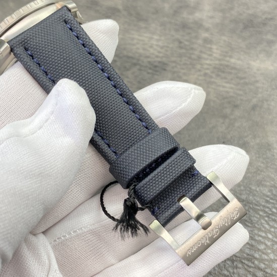 JB BLANCPAIN 宝珀 五十噚 五十寻 5015-12B40-O52A 潜水表 钛合金拉丝纹表壳 夜光蓝宝石表圈 蓝宝石镜面镀防眩光蓝膜 镀铑指针 蓝色日内瓦纹表盘(白色字印刷相对其他版本覆盖更好了) 超强夜光 1315机芯(调时间方向与原装相同,顺时针方向拧表冠分针顺时针走) 陶瓷自动砣 背透底盖 深蓝色尼龙纤维革表带 钛合金针扣 送表带更换工具两把以及表带安装生耳螺丝一对 45mm ZF厂出品 出货实拍 JB BLANCPAIN 宝珀 五十噚 五十寻 5015-12B40-O52A 潜水表 钛合金拉丝纹表壳 夜光蓝宝石表圈 蓝宝石镜面镀防眩光蓝膜 镀铑指针 蓝色日内瓦纹表盘(白色字印刷相对其他版本覆盖更好了) 超强夜光 1315机芯(调时间方向与原装相同,顺时针方向拧表冠分针顺时针走) 陶瓷自动砣 背透底盖 深蓝色尼龙纤维革表带 钛合金针扣 送表带更换工具两把以及表带安装生耳螺丝一对 45mm ZF厂出品 出货实拍