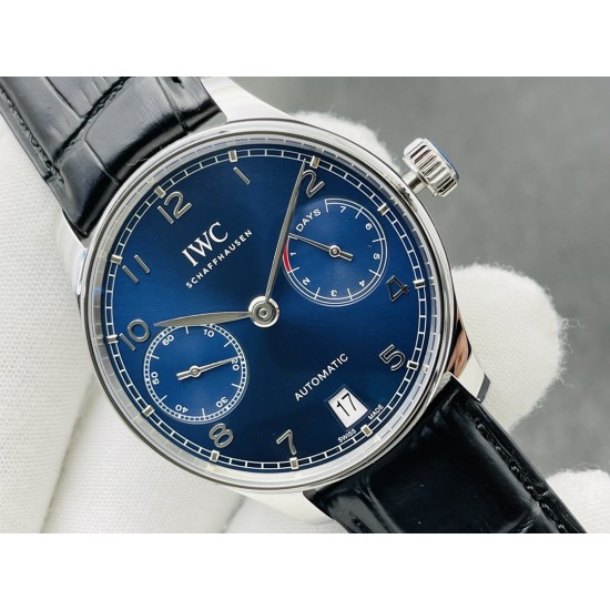 【ZF Factory销量神器】V5升级版 IWC万国葡7-葡萄牙系列 七日链 !1⃣️搭载定制版C.52010自动机械机芯!2⃣️独立小秒针,真动能指示!3⃣️蓝宝石玻璃镜面!4⃣️定制版意大利牛皮表带,原装扣子!5⃣️直径42毫米!ZF出品 必属精品 欢迎您的品鉴! 【ZF Factory销量神器】V5升级版 IWC万国葡7-葡萄牙系列 七日链 !1⃣️搭载定制版C.52010自动机械机芯!2⃣️独立小秒针,真动能指示!3⃣️蓝宝石玻璃镜面!4⃣️定制版意大利牛皮表带,原装扣子!5⃣️直径42毫米!ZF出品 必属精品 欢迎您的品鉴!
