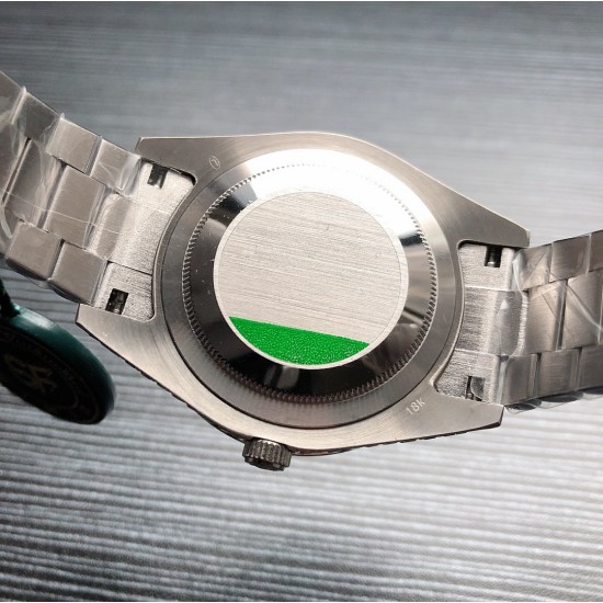 劳力士ROLEX R40 SF Factory 新款Oyster Perpetual Pearlmaster 39(蚝式恒动Pearlmaster 39)腕表,堪为宝石镶嵌腕表系列之瑰宝。 永恒黄金腕表镶嵌最珍稀的钻石,充分展现劳力士在宝石镶嵌方面的非凡技艺。品牌:Rolex劳力士系列:蚝式恒动腕表机芯:全自动机械表带:镶钻精钢表链尺寸:43.5 x 13mm材料:316精钢+蓝宝石玻璃 三杰精致推荐男士机械腕表 SJ为你精心打造超真实实物图拍摄 劳力士ROLEX R40 SF Factory 新款Oyster Perpetual Pearlmaster 39(蚝式恒动Pearlmaster 39)腕表,堪为宝石镶嵌腕表系列之瑰宝。 永恒黄金腕表镶嵌最珍稀的钻石,充分展现劳力士在宝石镶嵌方面的非凡技艺。品牌:Rolex劳力士系列:蚝式恒动腕表机芯:全自动机械表带:镶钻精钢表链尺寸:43.5 x 13mm材料:316精钢+蓝宝石玻璃 三杰精致推荐男士机械腕表 SJ为你精心打造超真实实物图拍摄
