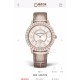 实拍 积家-Jaeger-LeCoultre DAZZLING RENDEZ- VOUS MOON约会系列月相珠宝腕表月之女神,是浪漫与柔美的象征,她掌管着大自然中的潮起潮落和季节更替,是艺术家与诗人们的灵感源泉,在温润莹亮的白色珍珠母贝映衬下,晶莹璀璨的钻石散发出夜空般的静谧之美,表圈镶嵌108颗钻石,组成两个环绕表壳的同心圆。由36颗以爪镶工艺镶嵌的钻石组成的外圈,为光芒闪耀的表圈营造出轻盈美妙的质感,尺寸36mm的精钢表壳搭配进口瑞士石英,采用蓝宝石水晶玻璃。 实拍 积家-Jaeger-LeCoultre DAZZLING RENDEZ- VOUS MOON约会系列月相珠宝腕表月之女神,是浪漫与柔美的象征,她掌管着大自然中的潮起潮落和季节更替,是艺术家与诗人们的灵感源泉,在温润莹亮的白色珍珠母贝映衬下,晶莹璀璨的钻石散发出夜空般的静谧之美,表圈镶嵌108颗钻石,组成两个环绕表壳的同心圆。由36颗以爪镶工艺镶嵌的钻石组成的外圈,为光芒闪耀的表圈营造出轻盈美妙的质感,尺寸36mm的精钢表壳搭配进口瑞士石英,采用蓝宝石水晶玻璃。